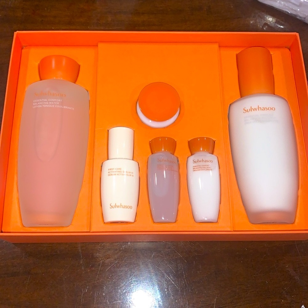 Sulwhasoo Orange Skincare Box. A  essential comfort daily routine. Skincare